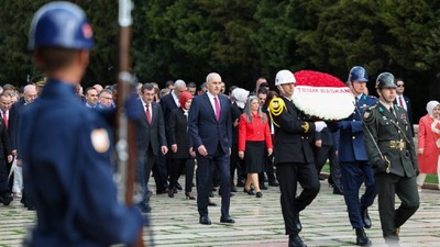 Türkiye, 23 Nisan'ı kutluyor: Devlet erkanı Anıtkabir'de