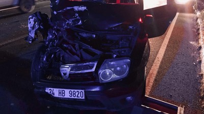 Balıkesir'de feci kaza: Otomobil traktöre çarptı! Ölü ve yaralılar var...