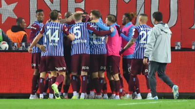 Trabzonspor, Ziraat Türkiye Kupası'nda finale yükseldi! Bordo-mavililer, Göztepe'yi 2-0 mağlup etti
