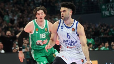 Anadolu Efes, Panathinaikos'u devirdi! Lacivert-beyazlılar seride durumu 1-1'e getirdi