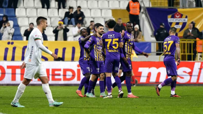 Galatasaray maçı öncesi o takımda maaş krizi! Futbolculardan protesto hazırlığı