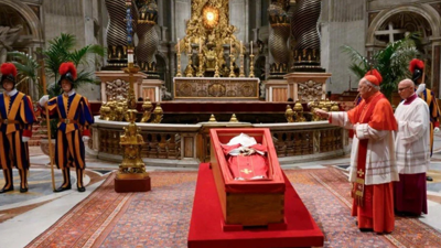 Papa Francis'in cenaze töreni: Dünya liderleri de katıldı