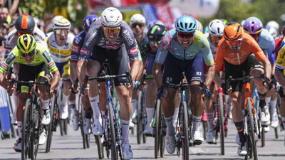 60. Cumhurbaşkanlığı Türkiye Bisiklet Turu'nda ilk etabın galibi Simon Dehairs