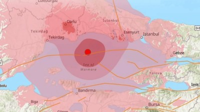 İstanbul sallanmaya devam ediyor! İki dakika arayla deprem...