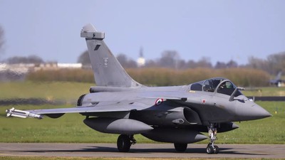Hindistan silahlanmaya devam ediyor! Fransa'dan yüklü savaş uçağı siparişi