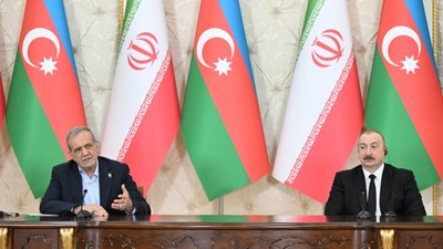 İran ve Azerbaycan'dan kritik görüşme! Pezeşkiyan ve Aliyev'den sıcak mesajlar