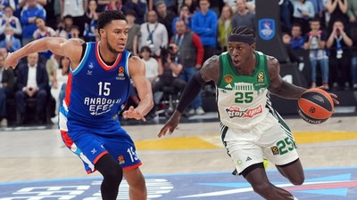 Anadolu Efes, Panathinaikos'a 81-77 kaybetti! Yunanistan temsilcisi seride 2-1 öne geçti