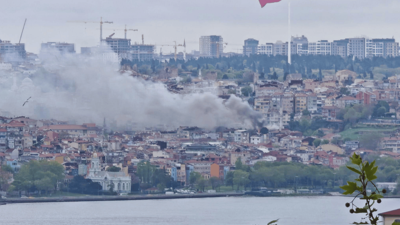 Balat'ta korkutan yangın!