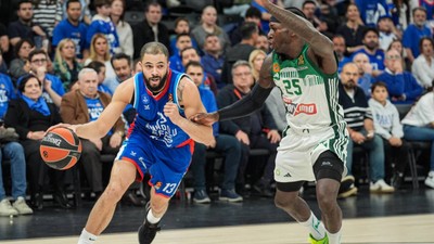 Anadolu Efes, Panathinaikos'u 85-82 mağlup etti! Lacivert-beyazlılar, seriyi uzatmayı başardı