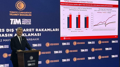 Bakan Bolat açıkladı: Cumhuriyet tarihinin 12 aylık ihracat rekoru kırıldı