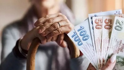 En düşük emekli maaşı için rakam verdi! Bakın en düşük emekli maaşının kaç para olması bekleniyor