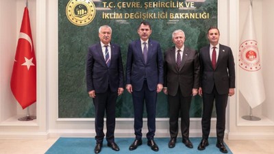 Bakan Kurum, büyükşehir belediye başkanlarıyla görüştü