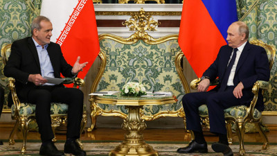 İran Cumhurbaşkanı Pezeşkiyan ve Rusya Devlet Başkanı Putin görüştü! Kremlin'den açıklama