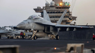 Sizlere ömür! ABD’ye ait bir F/A-18 daha Yemen operasyonları sırasında düşerek Kızıldeniz’e gömüldü