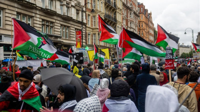 BBC'nin İsrail yanlısı yayınları protesto edildi