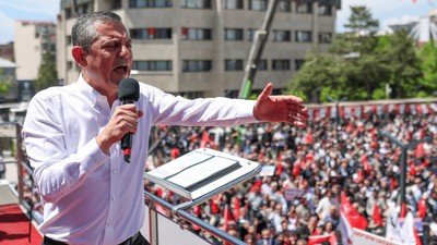 Özgür Özel Van mitinginde konuştu: Terörsüz Türkiye’ye evet diyoruz