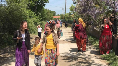 Çanakkale'de bu sokağa giden kısmetini buluyor!