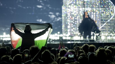 Eurovision’a İsrail protestoları damga vurdu: Yuhalama sesleri alkış efektiyle bastırıldı