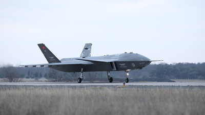 Gökyüzüne yeni imza: Bayraktar Kızılelma PT-4 testi başarıyla geçti