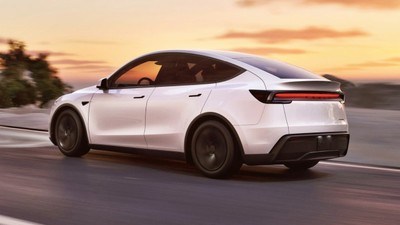 Tesla yeni modeli Türkiye'ye getirdi! Fiyatı dudak uçuklattı