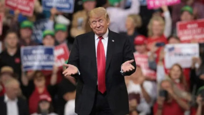 Trump, AB ve Apple'a vergi sopasını gösterdi: 'Yüzde 50 yaparım' dedi