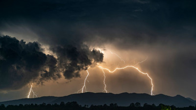 Türkiye'yi salı günü vuracak! Meteorolojiden fırtına, dolu ve yıldırım alarmı