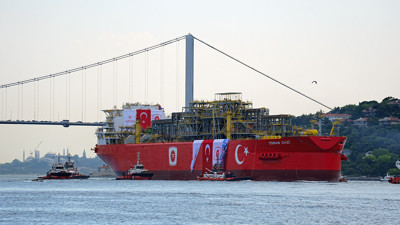 Yüzer doğal gaz üretim platformu Osman Gazi Boğaz'dan geçti! İşte hakkında tüm merak edilenler