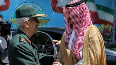 Suudilerin İran'a ABD ile anlaşması yönünde baskı yaptığı iddia edildi: Aksi halde İsrail saldıracak
