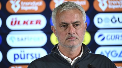 Fenerbahçe Teknik Direktörü Jose Mourinho, transferlerle ilgili konuştu