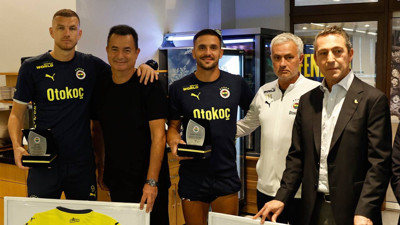 Fenerbahçe'de Dzeko ve Tadic'e plaket verildi! O görüntüler büyük tepki çekti