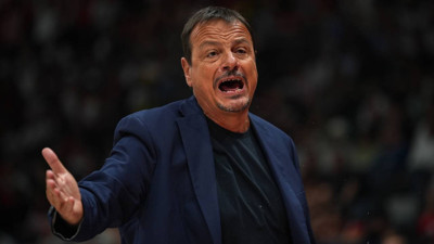 Olympiakos taraftarı haddini aştı, Ergin Ataman çılgına döndü! 'Hiç kimse ülkeme küfür edemez'