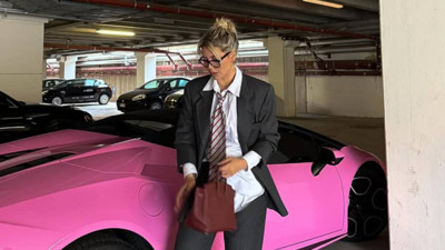 Wanda Nara lüks araç anahtarlarıyla meydan okudu: Icardi’ye milyonluk gözdağı!