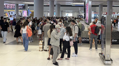 İki bin 474 uçakla İstanbul’a dönüyorlar… Havalimanlarında dönüş yoğunluğu