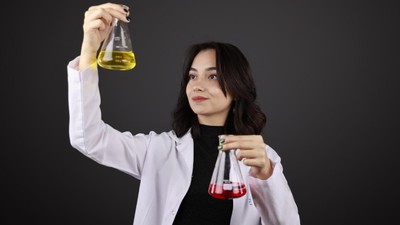 ‘Eczacılık diplomasıyla iş bulmam şansa bakıyor’