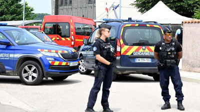 Fransa'da okulda saldırı! Bir kişi hayatını kaybetti