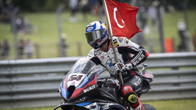 Toprak Razgatlıoğlu, MotoGP'de yarışacak! Toprak adını tarihe yazdırdı
