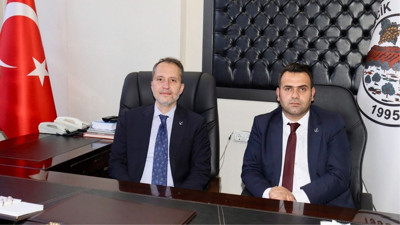 Yeniden Refah Partisi'nde şoke eden istifa