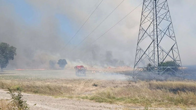 Çanakkale’de korkutan yangın: Müdahale sürüyor