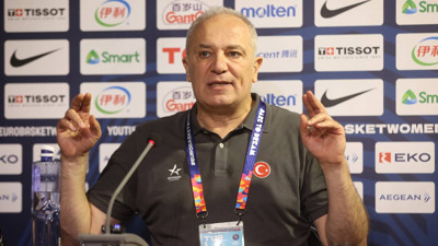 A Milli Kadın Basketbol Takımı Başantrenörü Ekrem Memnun: 'Bu turnuvada bir şeyler yapmak istiyoruz'