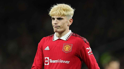 Manchester United yıldız ismi transfer listesine koydu! Chelsea ve Napoli onu istiyor