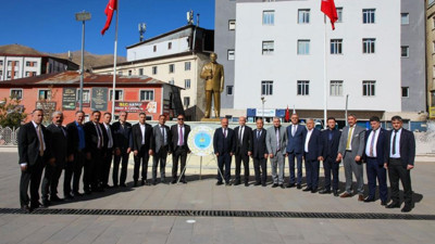Hakkari'deki muhtarlardan zam tepkisi!