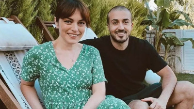 Ezgi Mola'nın eski eşi Mustafa Aksakallı kimdir? Ne iş yapıyor, kaç yaşında ve nereli? Neden boşanıyorlar? İşte yanıtı