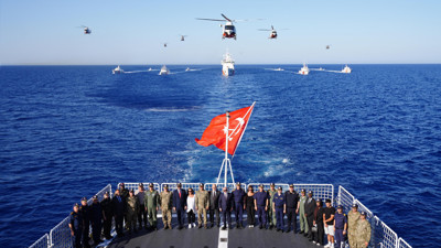Doğu Akdeniz'de gövde gösterisi!