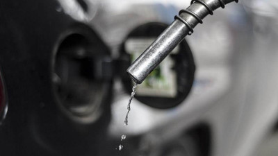 Benzine 2,63 TL, motorine 4,03 TL indirim geldi! Akaryakıt fiyatları 50 TL’nin altına düştü!