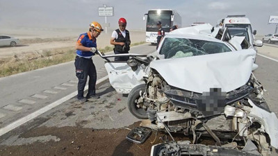 Kum fırtınasında 5 araç çarpıştı: Çok sayıda yaralı var