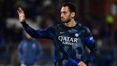 Hakan Çalhanoğlu'ndan transfer açıklaması: 'Gelecek ne getirir göreceğiz'
