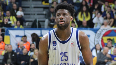 Anadolu Efes, Daniel Oturu'ya veda etti