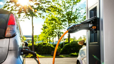 Yüksek Hız mı, Yaz Sıcağı mı? Elektrikli Araç Menzilini Gerçekte Ne Azaltıyor?