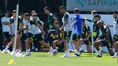 Fenerbahçe sezonu açtı! Sarı-lacivertliler ilk antrenmanını gerçekleştirdi