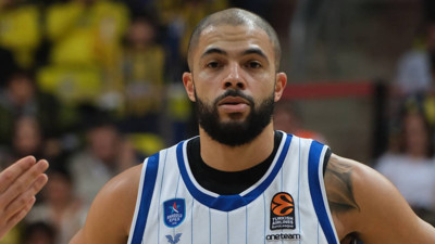 Anadolu Efes'te Darius Thompson ile yollar ayrıldı